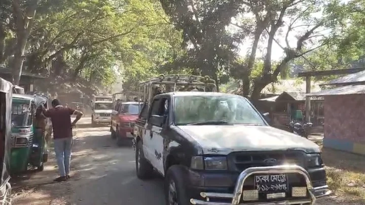 সাজেকে সড়ক অবরোধ স্থগিত, ফিরতে শুরু করেছেন পর্যটকেরা